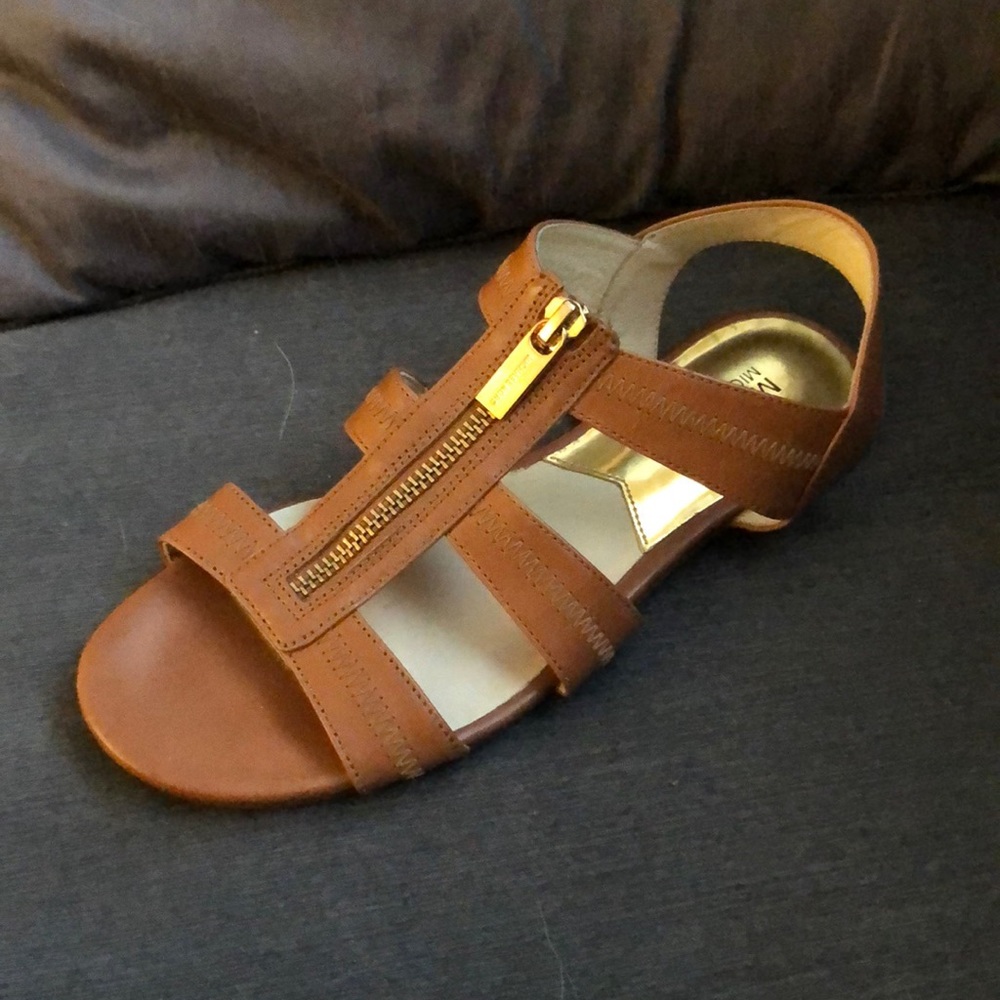 Ladies sandals